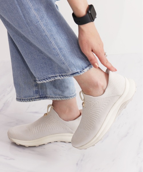 +diana（プラスダイアナ）の「【撥水加工】ニットスニーカー（スリッポン・レディース・ブラック/アイボリー・24.5cm/24.0cm/23.0cm/22.5cm/22.0cm/21.5cm/23.5cm/25.5cm/25.0cm）」の18枚目の写真