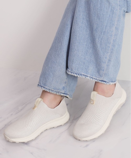 +diana（プラスダイアナ）の「【撥水加工】ニットスニーカー（スリッポン・レディース・ブラック/アイボリー・24.5cm/24.0cm/23.0cm/22.5cm/22.0cm/21.5cm/23.5cm/25.5cm/25.0cm）」の19枚目の写真