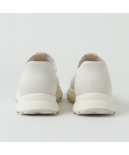 +diana（プラスダイアナ）の「【撥水加工】ニットスニーカー（スリッポン・レディース・ブラック/アイボリー・24.5cm/24.0cm/23.0cm/22.5cm/22.0cm/21.5cm/23.5cm/25.5cm/25.0cm）」の12枚目の写真