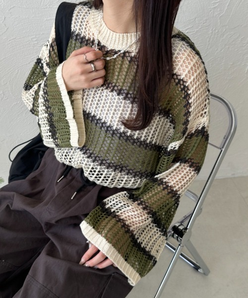 kutir（クティール）の「透かし編みマルチボーダーメッシュニット
