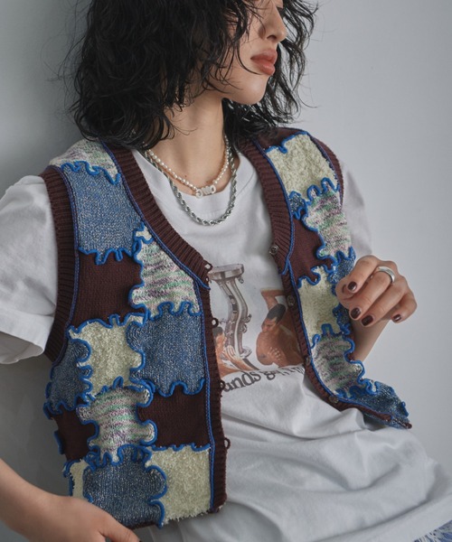 mag.by c（マグバイシー）の「(mag.by c)ブロッキングニットベスト（ベスト・レディース・オレンジ/ブルー・FREE）」の2枚目の写真