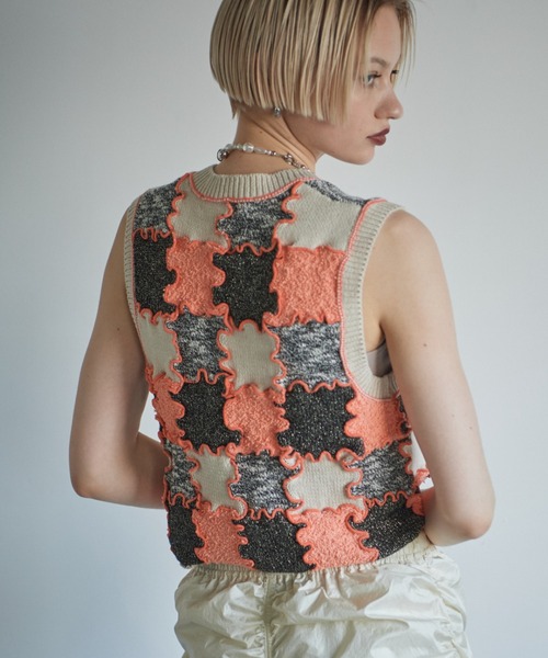 mag.by c（マグバイシー）の「(mag.by c)ブロッキングニットベスト（ベスト・レディース・オレンジ/ブルー・FREE）」の13枚目の写真