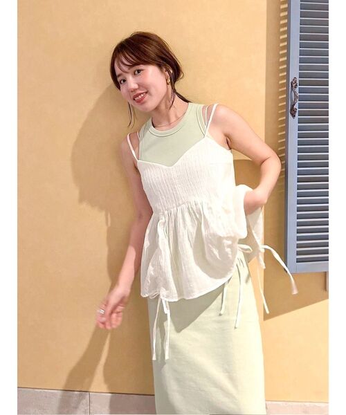 Ungrid(アングリッド)の「ギャザーデザインキャミ(シャツ/ブラウス・レディース・ブラック/オフホワイト/グリーン・FREE)」の2枚目の写真