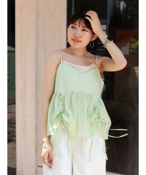 Ungrid(アングリッド)の「ギャザーデザインキャミ(シャツ/ブラウス・レディース・ブラック/オフホワイト/グリーン・FREE)」の18枚目の写真