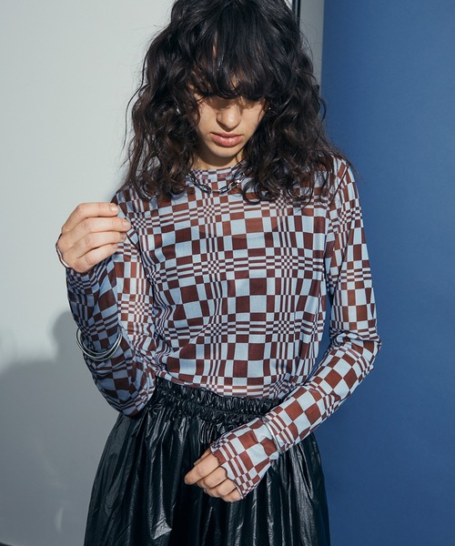 uyu.(ウユ)の「Nuance Design Sheer Tops / ニュアンスデザインシアートップス 【uyu./ウユ】(Tシャツ/カットソー・レディース・ベージュ系その他2/ブルー系/ベージュ/ブラック/グレー・FREE)」の5枚目の写真