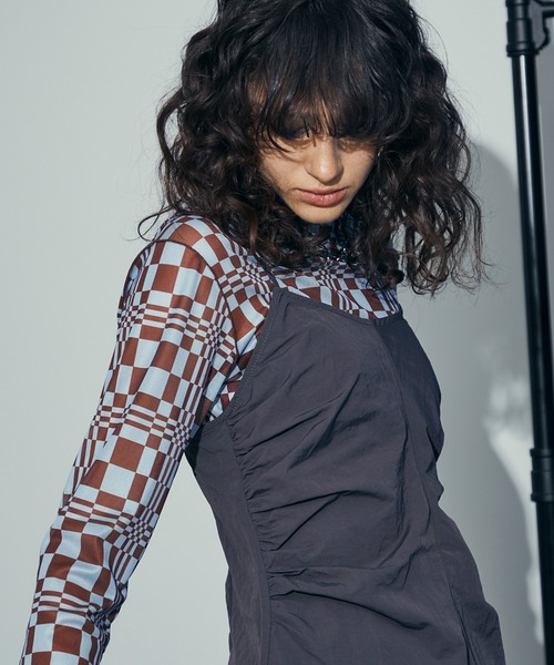 uyu.(ウユ)の「Nuance Design Sheer Tops / ニュアンスデザインシアートップス 【uyu./ウユ】(Tシャツ/カットソー・レディース・ベージュ系その他2/ブルー系/ベージュ/ブラック/グレー・FREE)」の6枚目の写真