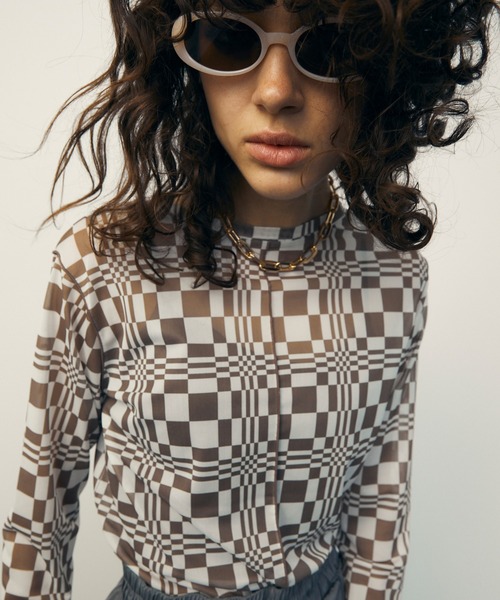 uyu.(ウユ)の「Nuance Design Sheer Tops / ニュアンスデザインシアートップス 【uyu./ウユ】(Tシャツ/カットソー・レディース・ベージュ系その他2/ブルー系/ベージュ/ブラック/グレー・FREE)」の18枚目の写真