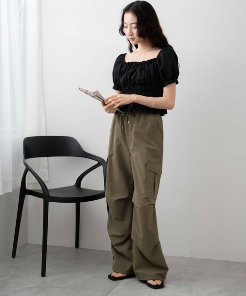 WEGO(ウィゴー)の「WEGO/オフショルシャーリングブラウス(シャツ/ブラウス・レディース・ブラック/ホワイト・FREE)」の4枚目の写真