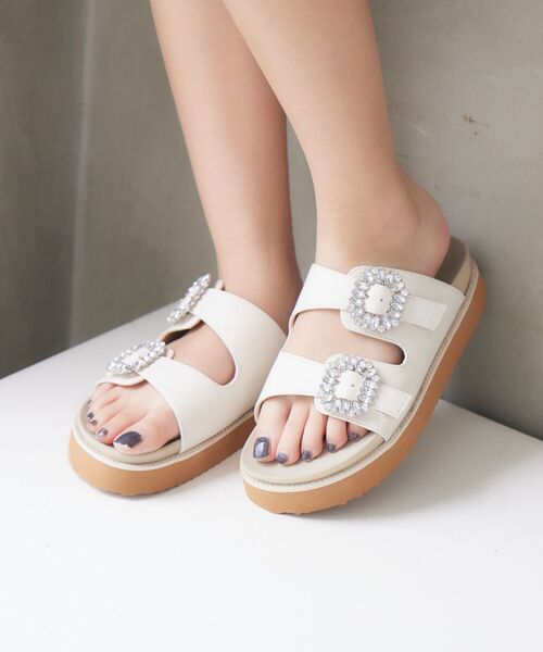 RETRO GIRL(レトロガール)の「ビジューベルトサンダル(サンダル・レディース・ブラック/シルバー/オフホワイト・LARGE/MEDIUM)」の7枚目の写真