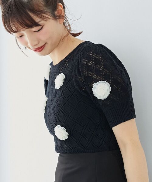 MAJESTIC LEGON（マジェスティックレゴン）の「ローズモチーフレーシーニット（ニット/セーター・レディース・オフホワイト/ブルー/ブラック・MEDIUM）」の18枚目の写真