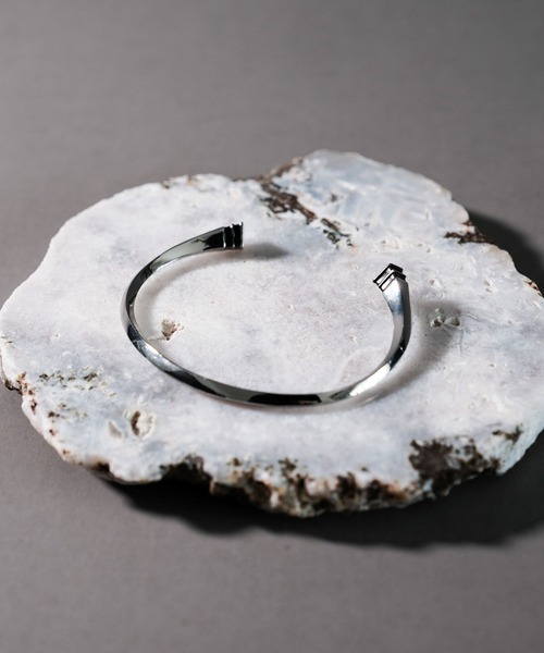 RAGEBLUE（レイジブルー）の「メタルバングル（バングル/リストバンド・メンズ・その他1/その他2・FREE）」の2枚目の写真