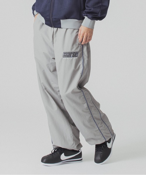 XLARGE（エクストララージ）の「NYLON TRACK PANTS（その他パンツ・メンズ・ブラック/ライトグレー・XL/L/M/S）」の2枚目の写真