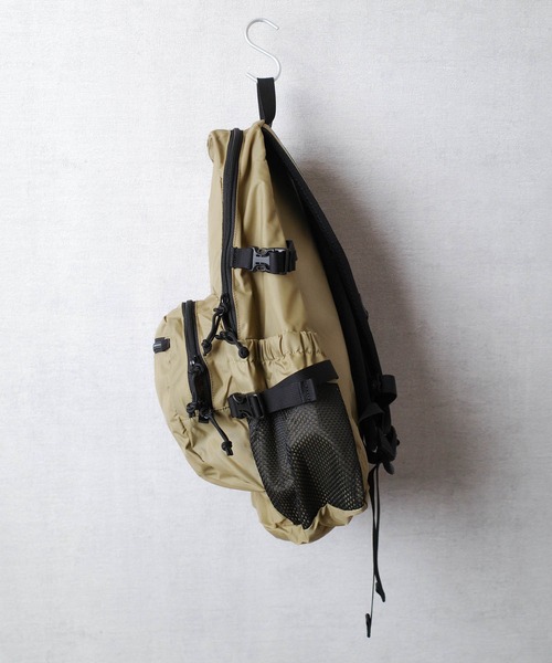 FREDRIK PACKERS(フレドリックパッカーズ)の「『FREDRIK PACKERS』マザーズバッグ 210D DAY PACK TIPI 210デニール デイパック バックパック ティピ(バックパック/リュック・レディース・ブラック/ベージュ/チャコールグレー・FREE)」の13枚目の写真