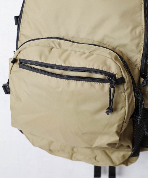 FREDRIK PACKERS(フレドリックパッカーズ)の「『FREDRIK PACKERS』マザーズバッグ 210D DAY PACK TIPI 210デニール デイパック バックパック ティピ(バックパック/リュック・レディース・ブラック/ベージュ/チャコールグレー・FREE)」の18枚目の写真