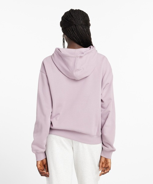 ニューバランス New Balance レディース スウェットパーカー スウェットフーディ_Sport Essentials Stacked Logo NEW BALANCE（ニューバランス）の「Sport Essentials Stacked