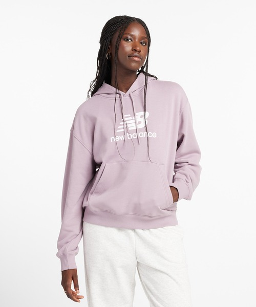 ニューバランス New Balance レディース スウェットパーカー スウェットフーディ_Sport Essentials Stacked Logo NEW BALANCE（ニューバランス）の「Sport Essentials Stacked