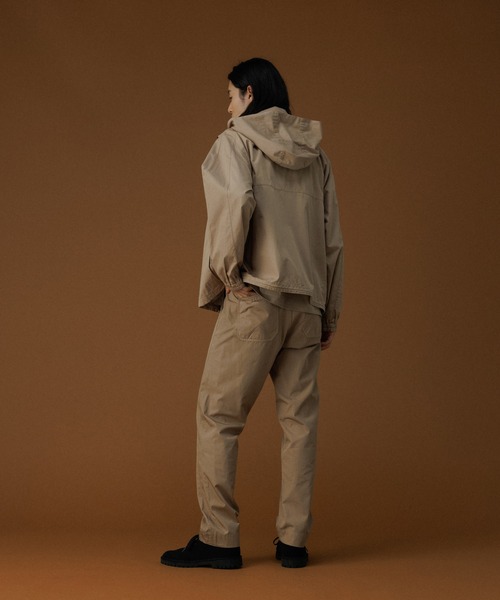 ADAM ET ROPE'（アダムエロペ）の「ガーメントダイ イージーベイカー トラウザーズ / テーパード / ロングシーズン着用可能（その他パンツ・メンズ・ライトグレー/ベージュ系その他/ネイビー・M/L）」の22枚目の写真