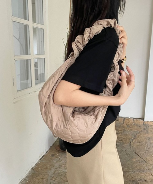 Per sist ence(パーシエンス)の「2WAYキルティングシャーリングショルダーバッグ(ショルダーバッグ・レディース・ホワイト/ベージュ/イエロー/ブラック・FREE)」の3枚目の写真