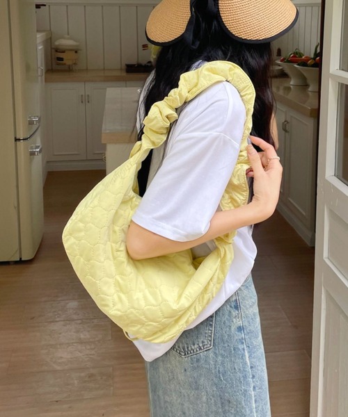 Per sist ence(パーシエンス)の「2WAYキルティングシャーリングショルダーバッグ(ショルダーバッグ・レディース・ホワイト/ベージュ/イエロー/ブラック・FREE)」の4枚目の写真