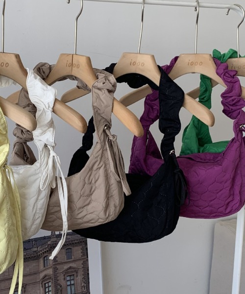 Per sist ence(パーシエンス)の「2WAYキルティングシャーリングショルダーバッグ(ショルダーバッグ・レディース・ホワイト/ベージュ/イエロー/ブラック・FREE)」の2枚目の写真