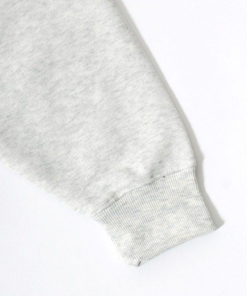 Disney（ディズニー）の「Disney/ディズニー ミッキーフレンズ 裏起毛 カレッジ バックプリント スウェット レディース トレーナー（スウェット・レディース・ブルー系その他/グレー系その他/ブラック系その他/ベージュ系その他/ダークグリーン/ベージュ/キャメル/スミクロ/ブラック系その他2/グレー系その他2・L/M）」の18枚目の写真