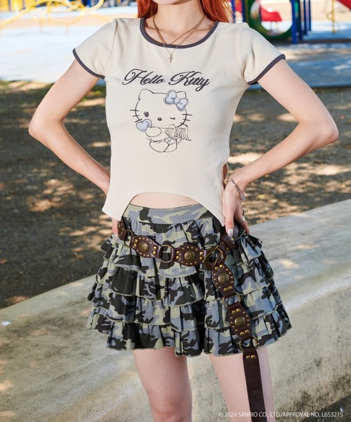 sedacle girl（セダクルガール）の「【HELLO KITTY】ガーターデザイントップス（Tシャツ/カットソー・レディース・ピンク/アイボリー/チャコールグレー・SMALL/MEDIUM）」の4枚目の写真