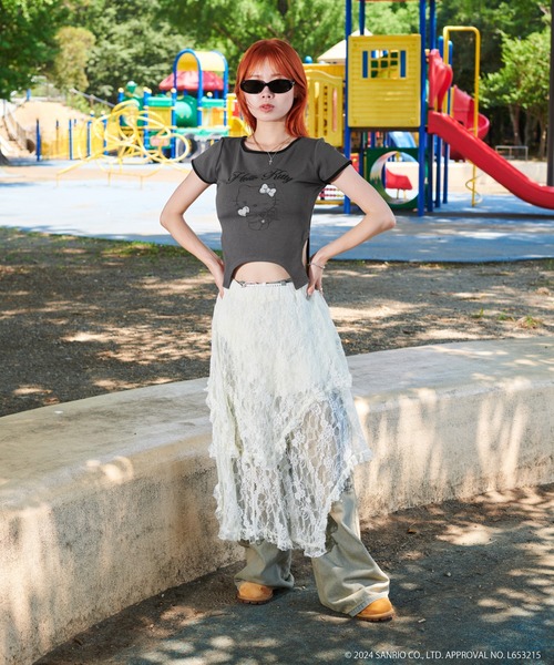 sedacle girl（セダクルガール）の「【HELLO KITTY】ガーターデザイントップス（Tシャツ/カットソー・レディース・ピンク/アイボリー/チャコールグレー・SMALL/MEDIUM）」の15枚目の写真