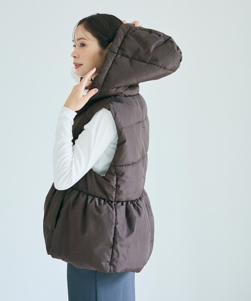 中綿ペプラムベスト 取り外し可能フード付き（その他アウター）｜coca