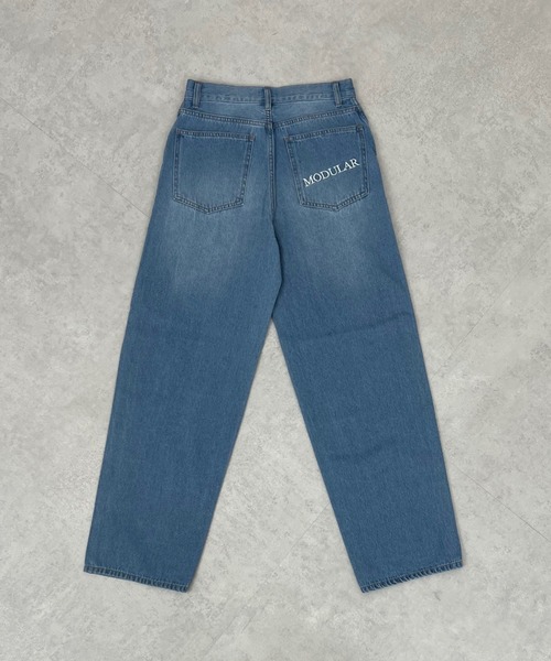 favclo.(ファブクロ)の「BACK LOGO STRAIGHT DENIM PANTS / バックロゴストレートデニムパンツ(デニムパンツ・レディース・サックスブルー/インディゴブルー・LARGE/MEDIUM)」の21枚目の写真