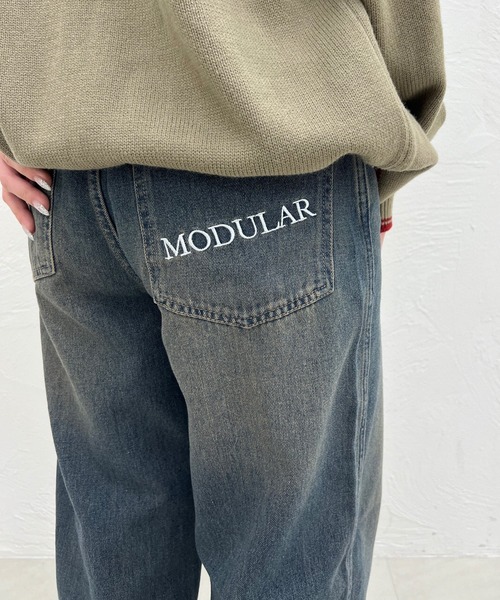 favclo.(ファブクロ)の「BACK LOGO STRAIGHT DENIM PANTS / バックロゴストレートデニムパンツ(デニムパンツ・レディース・サックスブルー/インディゴブルー・LARGE/MEDIUM)」の11枚目の写真