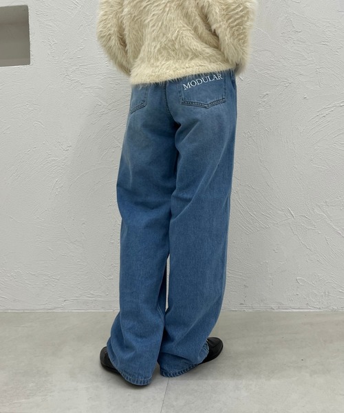 favclo.(ファブクロ)の「BACK LOGO STRAIGHT DENIM PANTS / バックロゴストレートデニムパンツ(デニムパンツ・レディース・サックスブルー/インディゴブルー・LARGE/MEDIUM)」の16枚目の写真