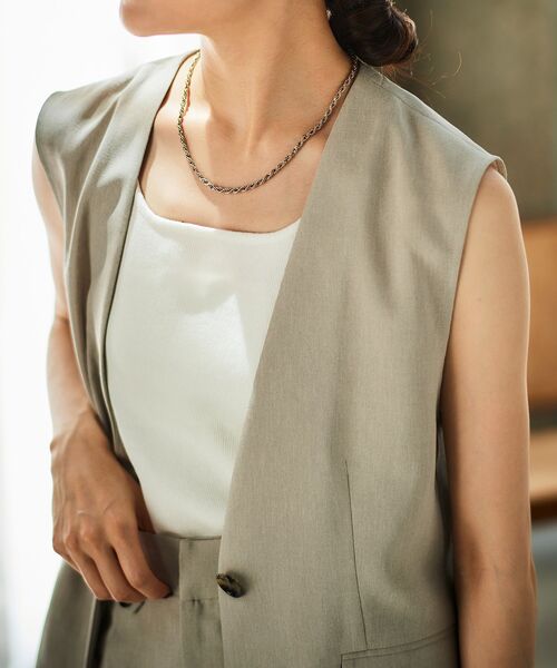 le.coeur blanc（ルクールブラン）の「《手洗い可能》スクエアニットタンク（タンクトップ・レディース・ホワイト/ブラック/ベージュ・38）」の7枚目の写真