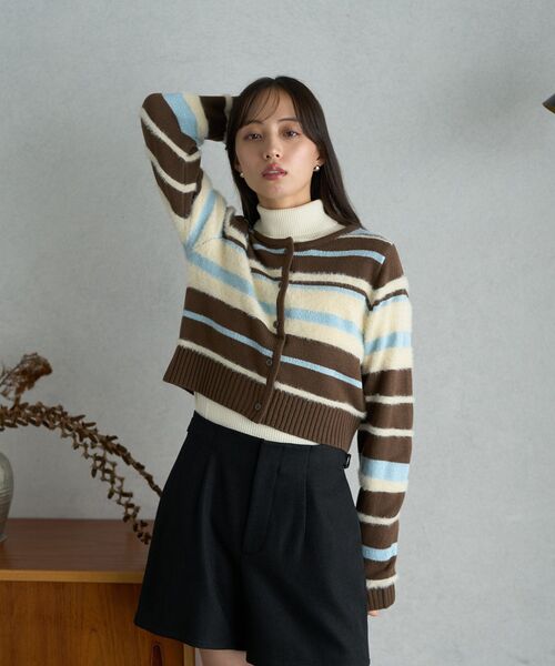 earth music&ecology（アースミュージックアンドエコロジー）の「マルチボーダーコンパクトカーディガン（カーディガン/ボレロ・レディース・ブラウン/グレー/オフホワイト・FREE）」の7枚目の写真