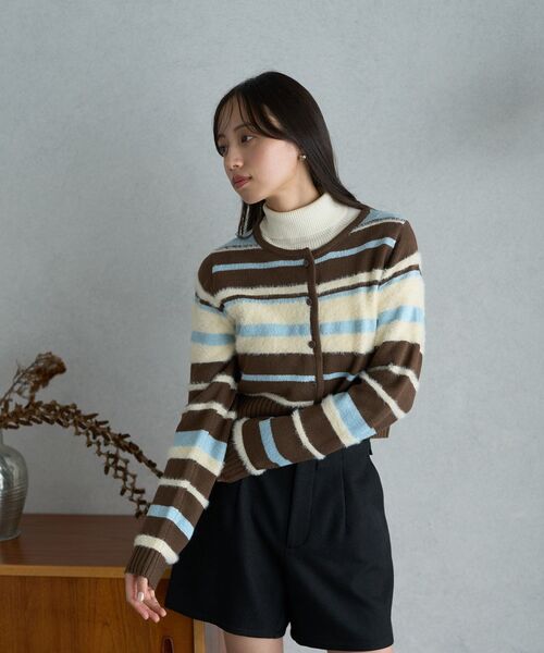 earth music&ecology（アースミュージックアンドエコロジー）の「マルチボーダーコンパクトカーディガン（カーディガン/ボレロ・レディース・ブラウン/グレー/オフホワイト・FREE）」の8枚目の写真