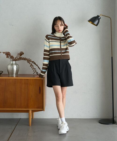 earth music&ecology（アースミュージックアンドエコロジー）の「マルチボーダーコンパクトカーディガン（カーディガン/ボレロ・レディース・ブラウン/グレー/オフホワイト・FREE）」の12枚目の写真