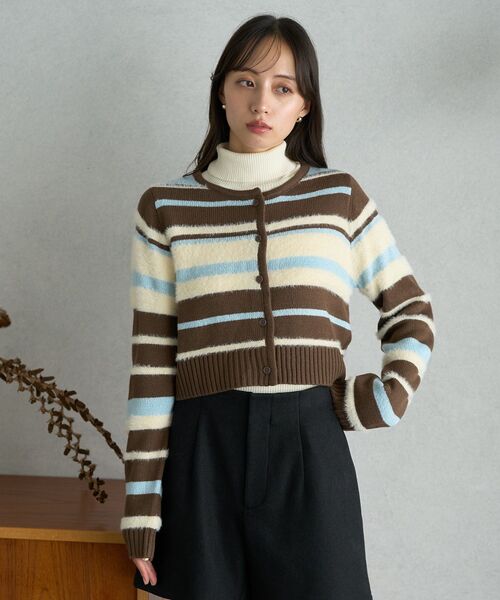 earth music&ecology（アースミュージックアンドエコロジー）の「マルチボーダーコンパクトカーディガン（カーディガン/ボレロ・レディース・ブラウン/グレー/オフホワイト・FREE）」の4枚目の写真