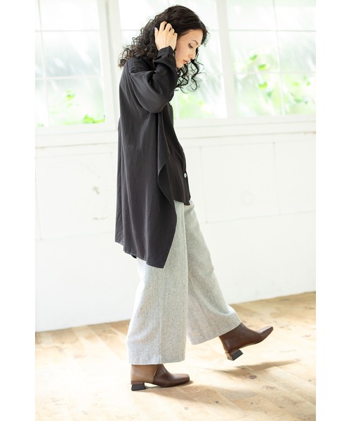OSMOSIS(オズモーシス)の「バックフレアーブラウス(ポロシャツ・レディース・ブラック/サックスブルー/アイボリー・ONE SIZE)」の5枚目の写真