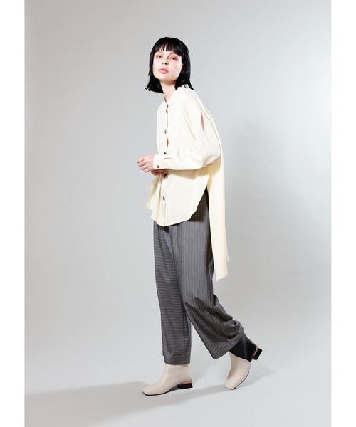 OSMOSIS(オズモーシス)の「バックフレアーブラウス(ポロシャツ・レディース・ブラック/サックスブルー/アイボリー・ONE SIZE)」の11枚目の写真