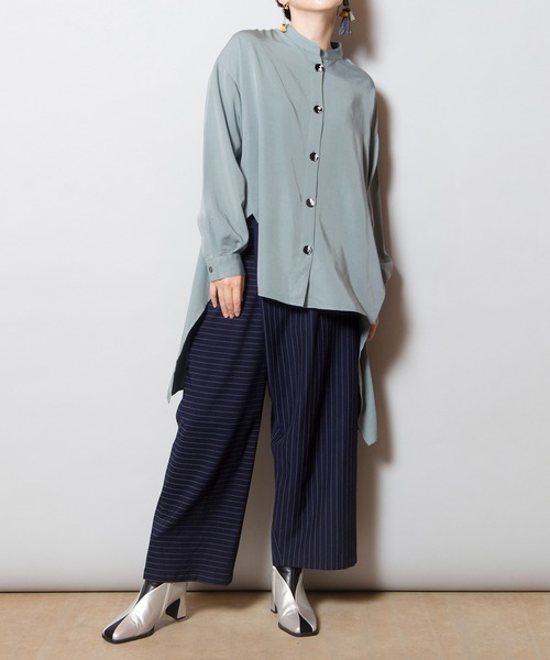 OSMOSIS(オズモーシス)の「バックフレアーブラウス(ポロシャツ・レディース・ブラック/サックスブルー/アイボリー・ONE SIZE)」の15枚目の写真