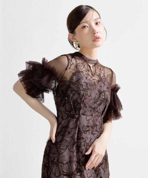 Kana（カナ）の「チュールフリルスリーブ スパンコール 刺繍レース