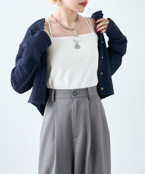 w closet（ダブルクローゼット）の「カップ付キャミ（キャミソール・レディース・オフホワイト/ブラウン/ブラック・FREE）」の4枚目の写真