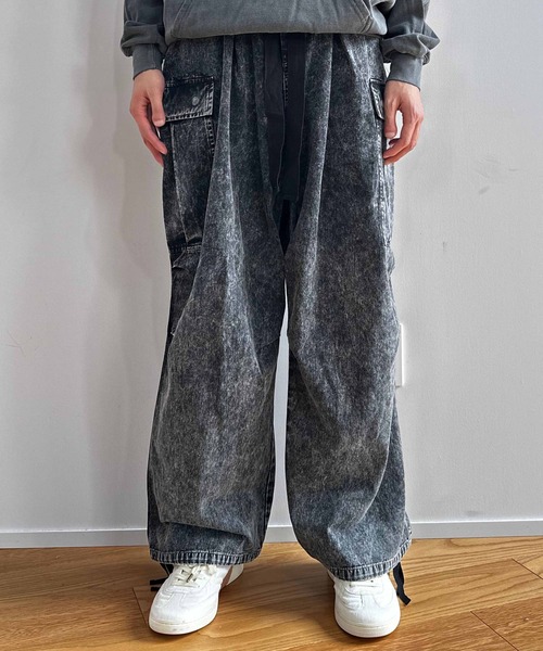COLIN（コリン）の「COLIN:SULFUR TWILL WIDE CARGO PANTS/硫化染めツイル WIDEカーゴパンツ（カーゴパンツ・メンズ・ブラック・M/L）」の11枚目の写真