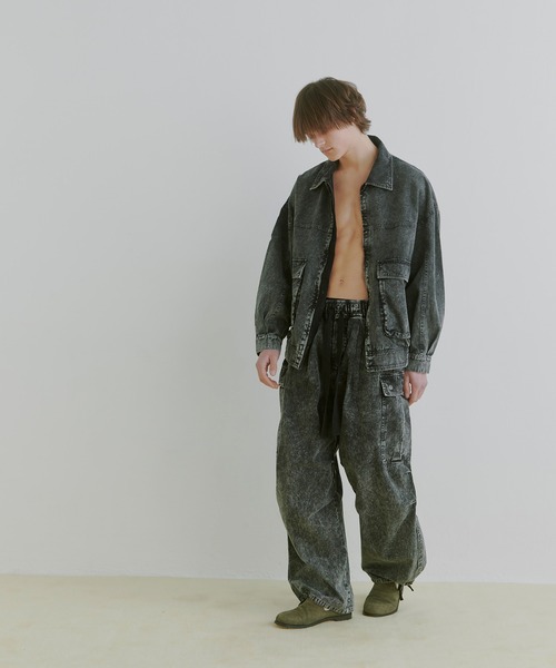COLIN（コリン）の「COLIN:SULFUR TWILL WIDE CARGO PANTS/硫化染めツイル WIDEカーゴパンツ（カーゴパンツ・メンズ・ブラック・M/L）」の8枚目の写真
