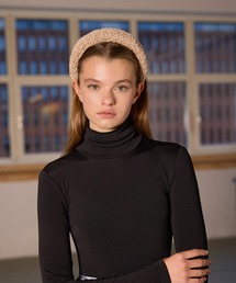CHARLES & KEITH（チャールズ & キース）の「ファーリー ヘッドバンド（カチューシャ）」