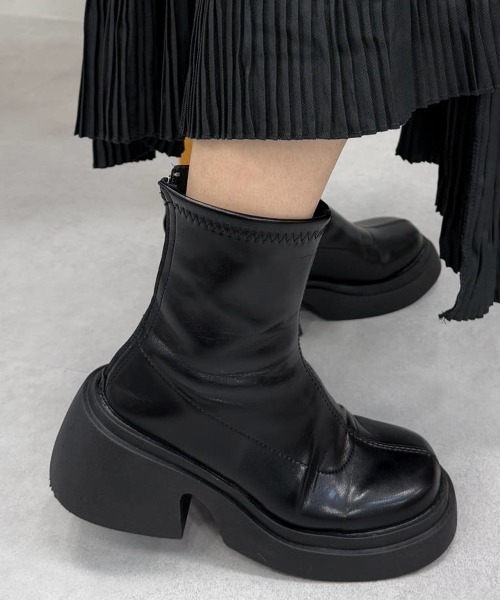 Miniministore(ミニミニストア)の「PUレザーショートブーツ バックジッパー(ブーツ・レディース・ブラック・24.5cm/24.0cm/23.5cm/23.0cm/22.5cm)」の2枚目の写真