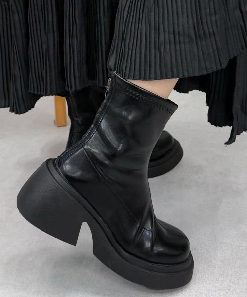 Miniministore(ミニミニストア)の「PUレザーショートブーツ バックジッパー(ブーツ・レディース・ブラック・24.5cm/24.0cm/23.5cm/23.0cm/22.5cm)」の3枚目の写真