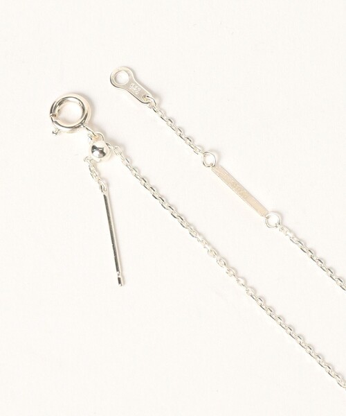 PLOW（プラウ）の「PLOW / カモミール オニキス ネックレス（ネックレス・レディース・シルバー・ONE SIZE）」の4枚目の写真