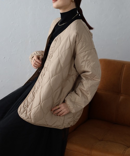 Fizz(フィズ)の「ウェーブキルトノーカラージャケット(ノーカラージャケット・レディース・ベージュ/アイボリー/ブラック/カーキ・M)」の22枚目の写真