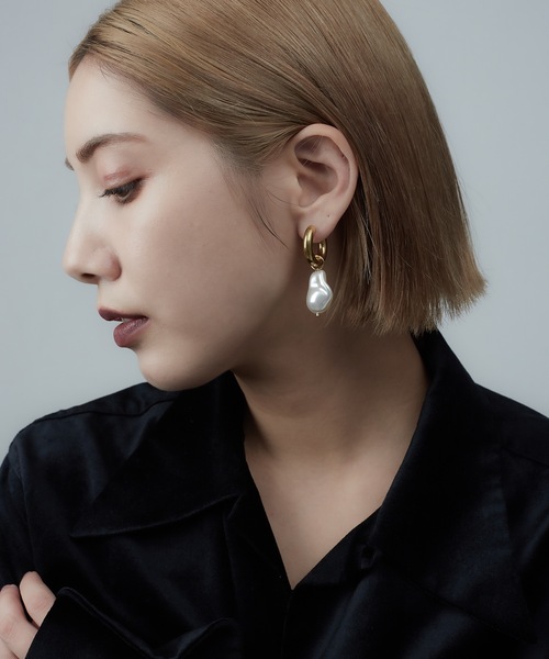 AKEL(アケル)の「【AKEL】アケル/ バロックピアス(両耳セット)/金属アレルギー対応ピアス(サージカルステンレス)(ピアス(両耳用)・レディース・ゴールド・FREE)」の1枚目の写真