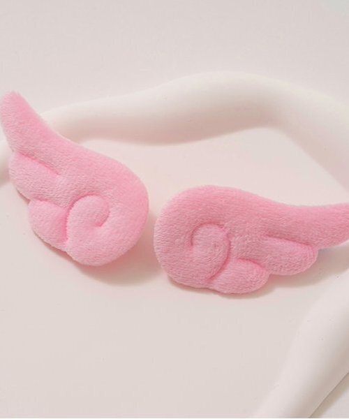 Lycee mine(リセマイン)の「ふわふわウィングヘアクリップ2Pセット(バレッタ/ヘアクリップ・キッズ・ピンク/オフホワイト・F)」の5枚目の写真